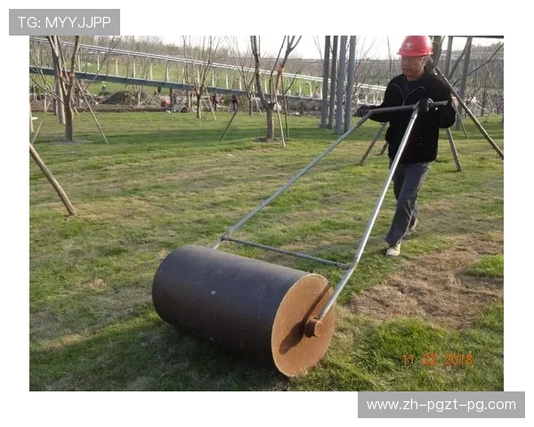 骁骑CBA全天候训练足球鞋湿地防滑设计强力抓地助力球场表现